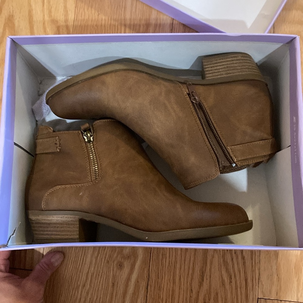 Madden girl boot/bootie cognac brown size 7